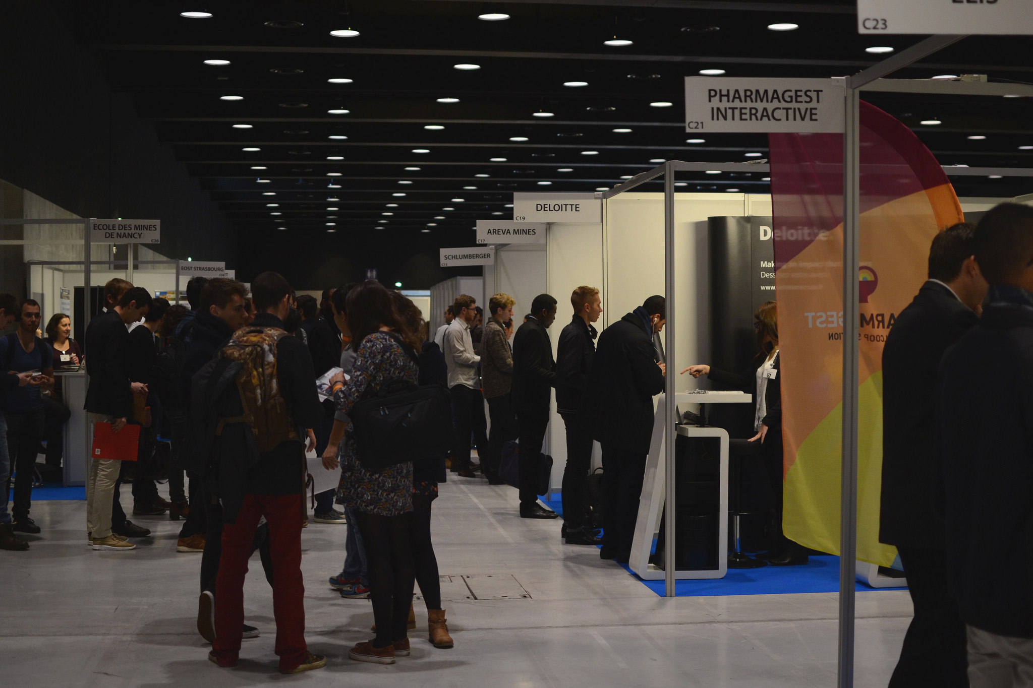 Hall des exposants du Forum Est-Horizon